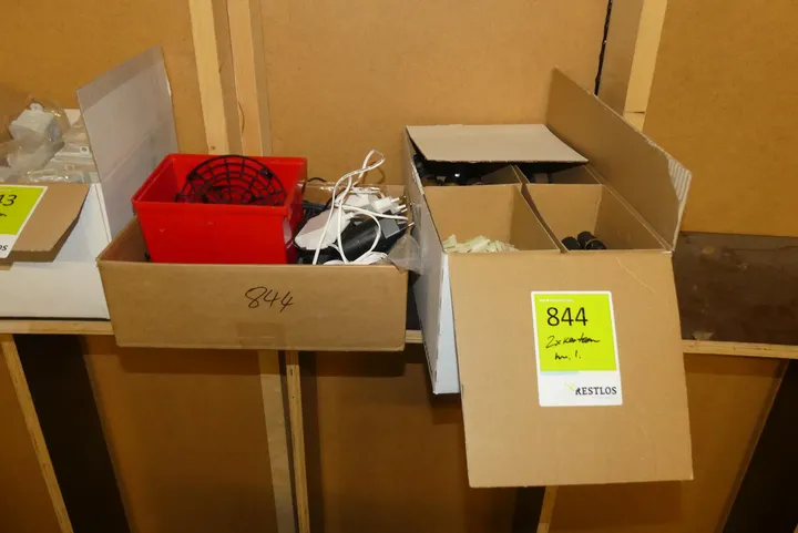 2x Karton Elektrozubehör/Stecker, diverse